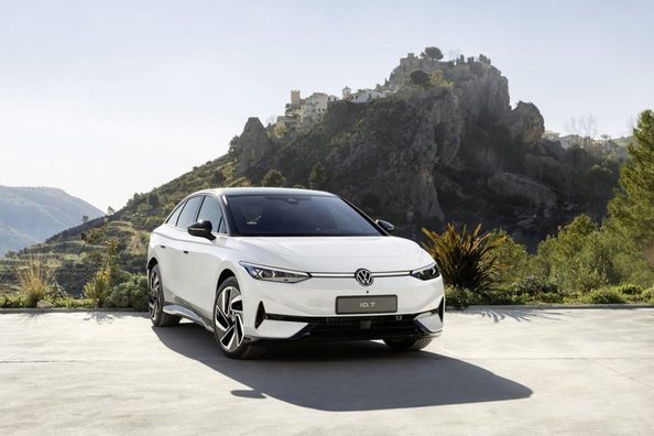 Volkswagen ID.7: sähköinen premium-fastback pitkällä toimintamatkalla