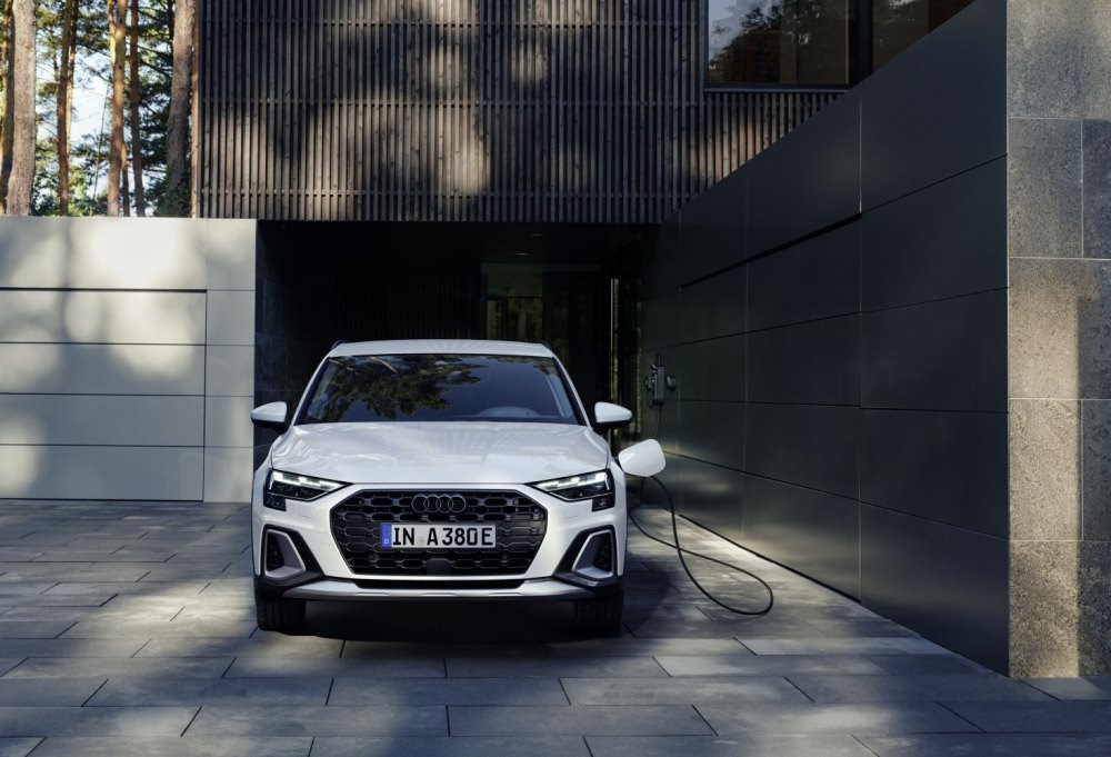 Audi A3 allstreet Plug-in Hybrid: tehokas kompakti crossover