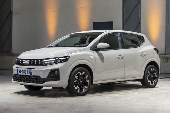 Dacia Sandero -koeajo: edullinen kaupunkihatchback uudistetulla muotoilulla