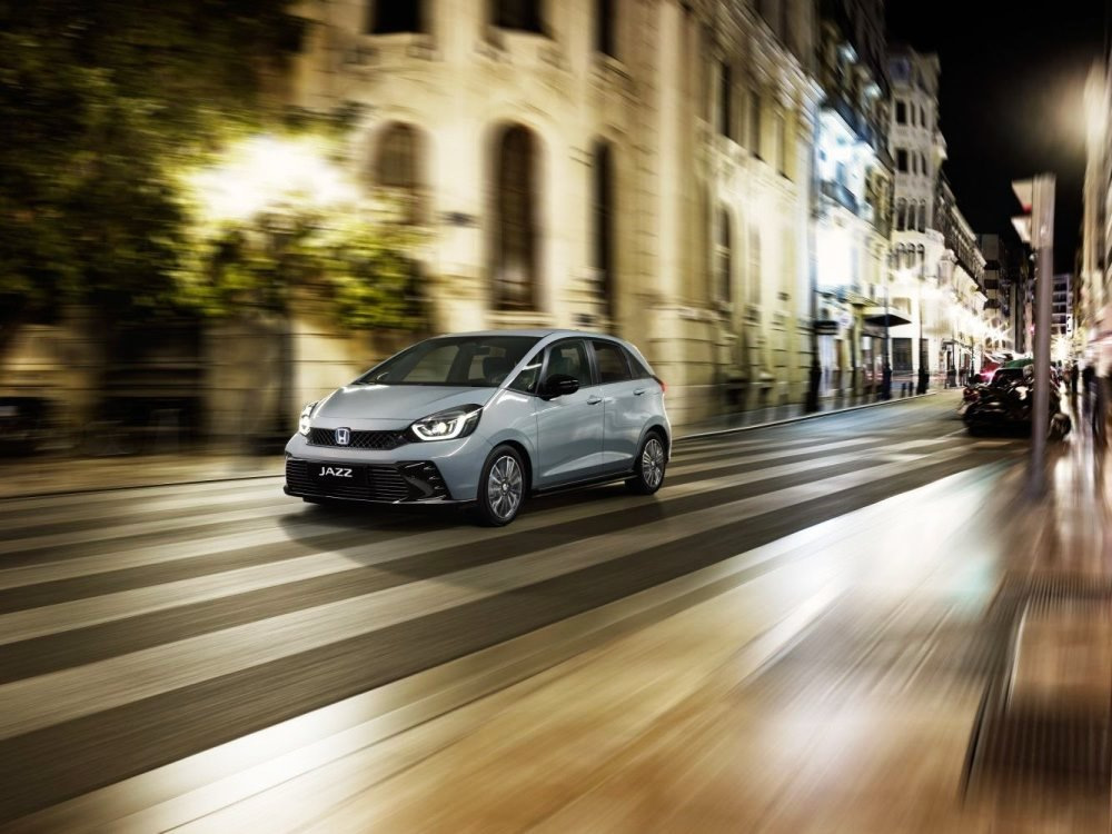 Honda Jazz IV: kompakti hybridi ja tilava matkustamo