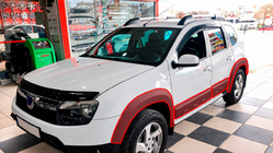 Renault Duster 2008–2017 Pyöränkaaren suojalistat koristelistoilla EuroCap (12 kpl, sileät, mattamusta, ABS) kuva 1