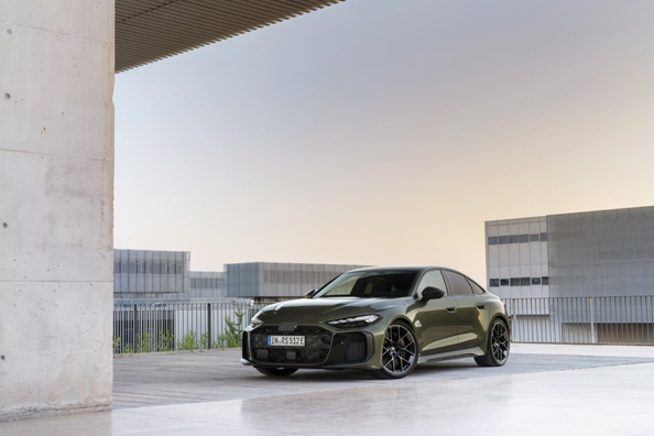 Audi RS5 Sedan -koeajo: tehokas lataushybridi Audi Sportilta