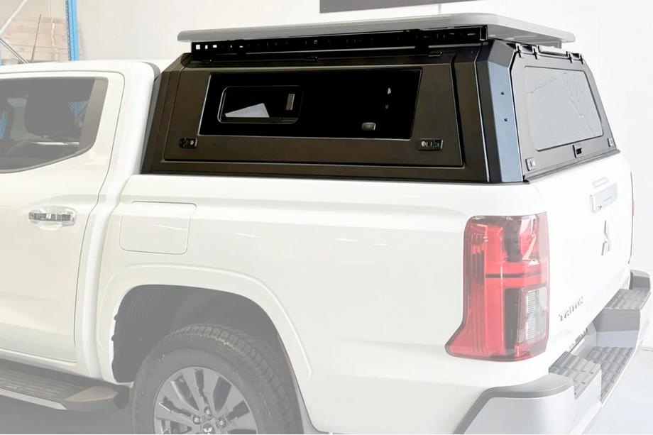 Mitsubishi L200 2024– Alumiininen lavakate ikkunoilla Image