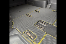 Volkswagen T5 2010–2015 EVA-matot (lyhyt akseliväli, täysi matkustamo, mustat) kuva 4