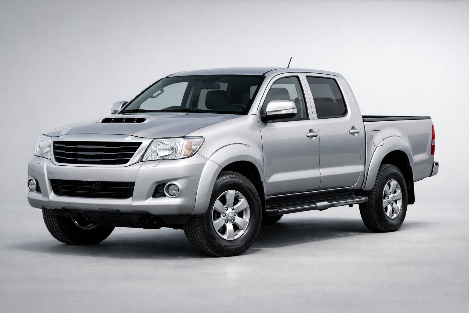 Toyota Hilux 2006-2015: työpickup vai jo vanhentunut?