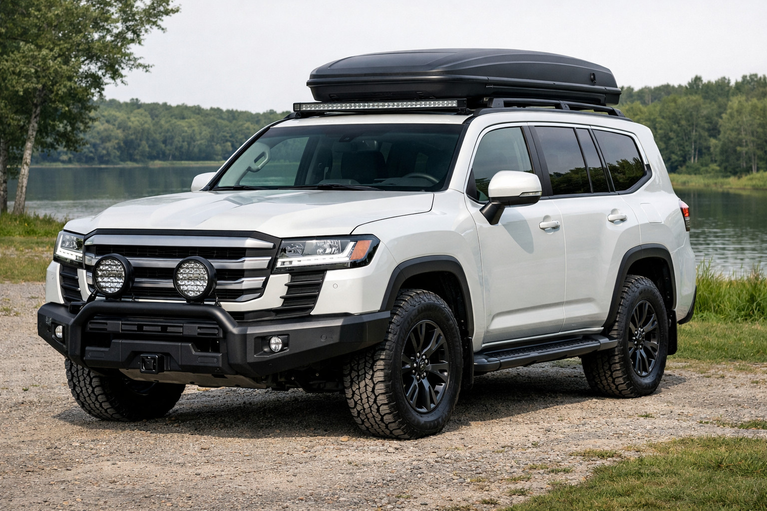 Käytännöllinen päivitys Toyota Land Cruiser 300:een ilman raskasta offroad-ylikuormaa