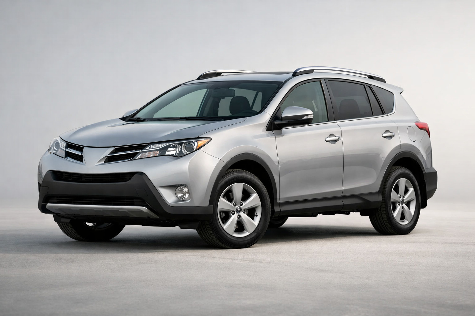 Toyota RAV4 2013-2018 -koeajo: käytännöllinen crossover ilman draamaa