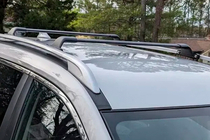 Nissan X-trail T32/Rogue 2014–2021 Kattotelineen poikkitangot OEM kattokaiteisiin (2 kpl) Musta kuva 1