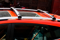 Toyota Rav 4 2013–2018 Kattotelineen poikkitangot OEM kattokaiteisiin (2 kpl) kuva 1