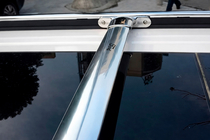 Ford Explorer 2011–2019 Kattotelineen poikkitangot integroiduille kattokaiteille OEM (2016-2019, 2 kpl) Musta kuva 3