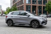 BYD Atto 3 2021– Tayga V2 sivukynnykset (2 kpl, alumiini) kuva 1