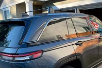 Jeep Grand Cherokee WL 2021– Kattotelineen poikkitangot integroituihin kattokaiteisiin OEM (2 kpl) kuva 1