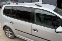 Volkswagen Touran 2010–2015 Kromatut kattokaiteet kuva 9