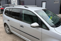 Volkswagen Touran 2010–2015 Kromatut kattokaiteet kuva 8
