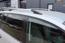 Volkswagen Touran 2010–2015 Kromatut kattokaiteet kuva 3
