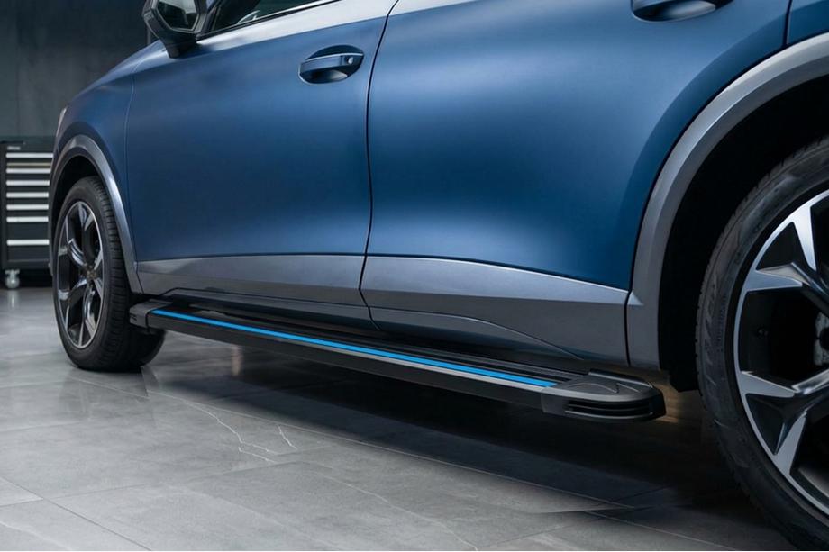 Cupra Formentor 2020– Maya Blue sivuportaat (2 kpl, alumiini) Image