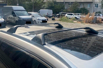 Nissan X-trail T33/Rogue 2022– Kattotelineen poikkitangot integroituihin kattokaiteisiin OEM (2 kpl) Musta kuva 17