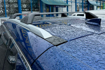 Nissan X-trail T33/Rogue 2022– Kattotelineen poikkitangot integroituihin kattokaiteisiin OEM (2 kpl) Musta kuva 10