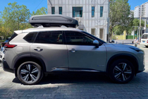 Nissan X-trail T33/Rogue 2022– Kattotelineen poikkitangot integroituihin kattokaiteisiin OEM (2 kpl) Musta kuva 5