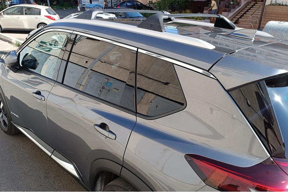 Nissan X-trail T33/Rogue 2022– Kattotelineen poikkitangot integroituihin kattokaiteisiin OEM (2 kpl) Musta Image