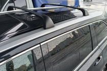 Toyota Highlander 2013–2019 Kattotelineen poikkitangot integroituihin kattokaiteisiin OEM (2 kpl) Harmaa kuva 1
