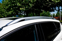 Ford Kuga/Escape 2013–2019 OEM-kattokaiteet (2 kpl) Harmaa kuva 2