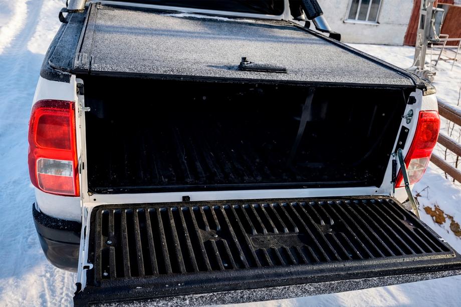 Toyota Hilux 2015– OEM rullakate lavalle (2020+, mekaaninen, kahvalla ja lukolla) Kuva 4
