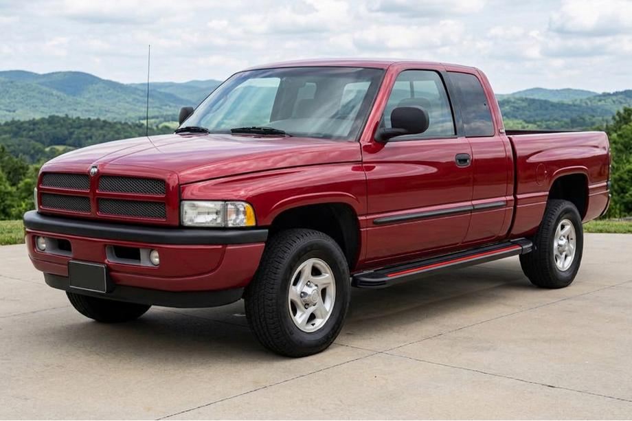 Dodge RAM (BR/BE) 1994–2002 Sivuporrassarja Maya Red (2 kpl, alumiini) Image