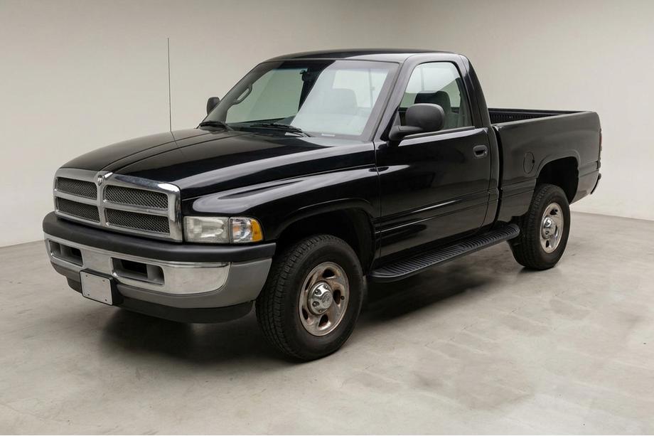 Dodge RAM (BR/BE) 1994–2002 Sivukynnykset Tayga Black (2 kpl, alumiini) Kuva 1