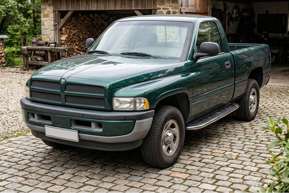 Dodge RAM (BR/BE) 1994–2002 Maydos V1 sivuportaat (2 kpl, alumiini ↗ ruostumaton teräs) Image