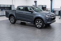 Isuzu D-Max 2019– Sunrise sivuportaat (2 kpl, alumiini) kuva 1