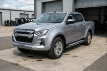 Isuzu D-Max 2019– Rainbow sivuportaat (2 kpl, alumiini) kuva 1