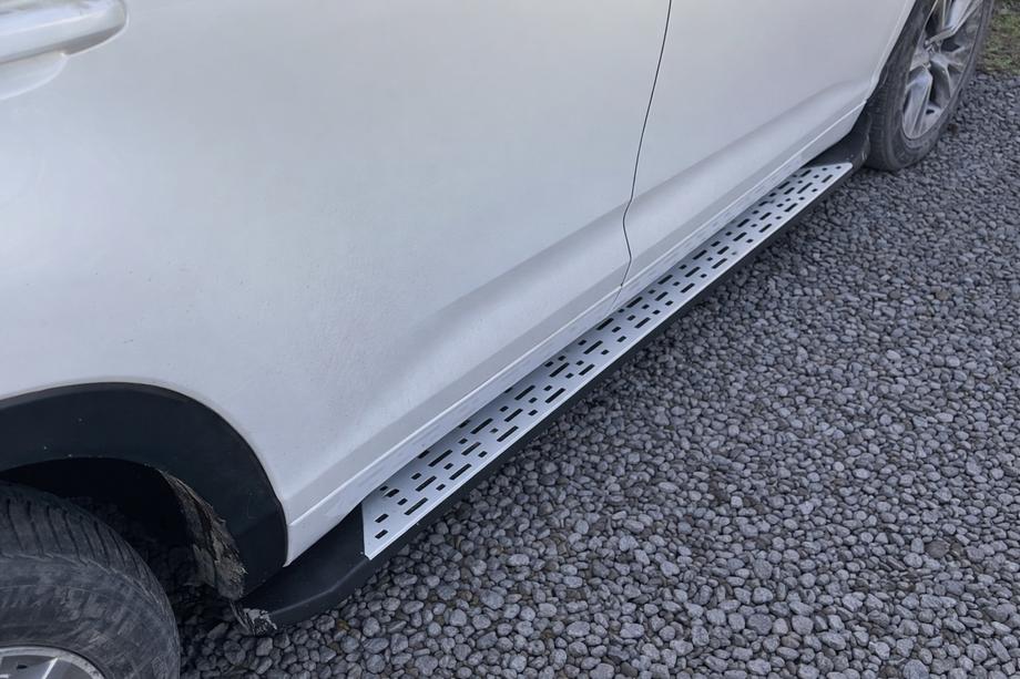 Toyota Highlander 2013–2019 Sivukynnykset Original Design (EU ja USA, 2 kpl, alumiini) Image