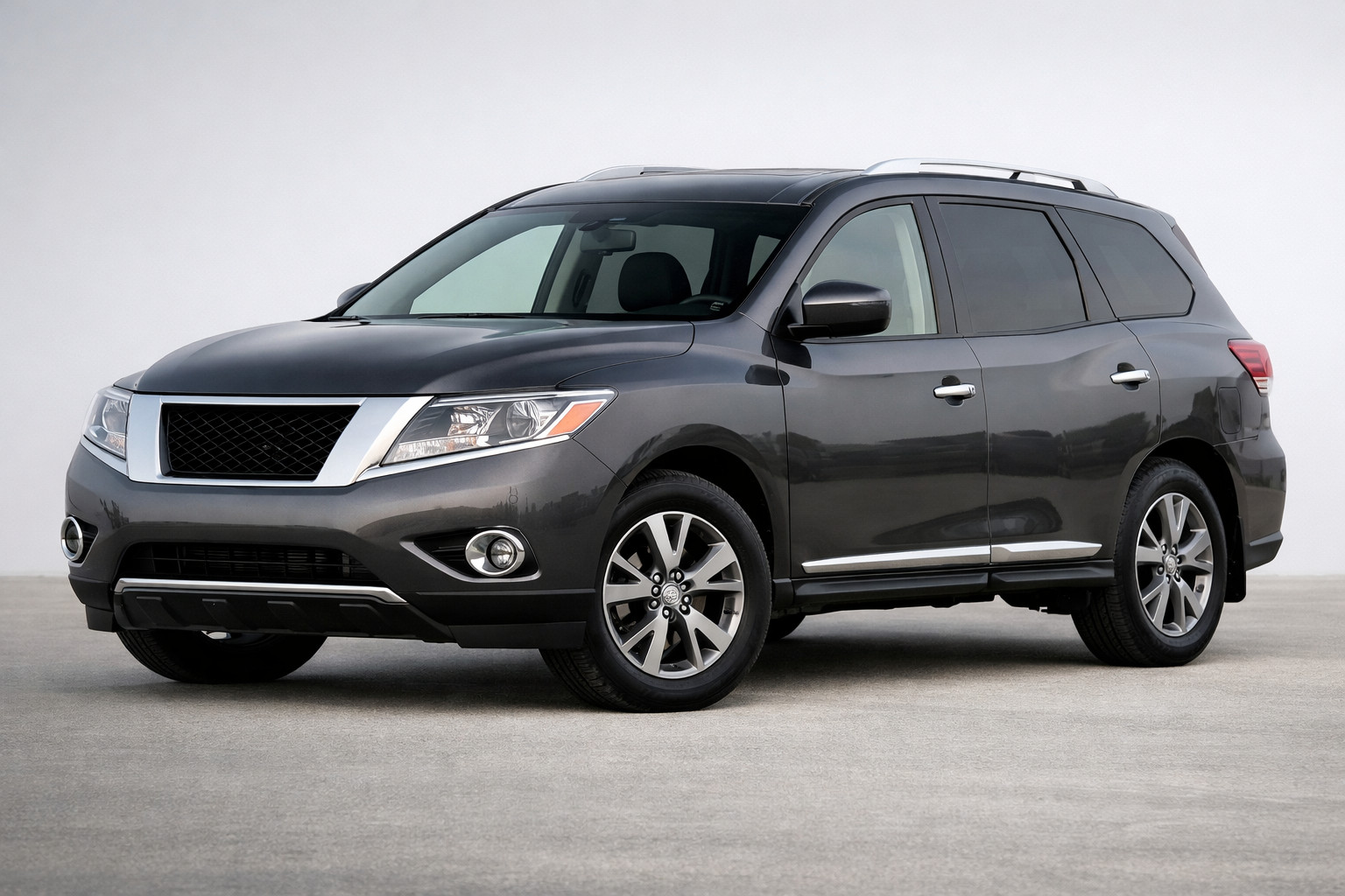 Nissan Pathfinder R52 2012-2021 -koeajo: tilava ja mukava perhe-SUV