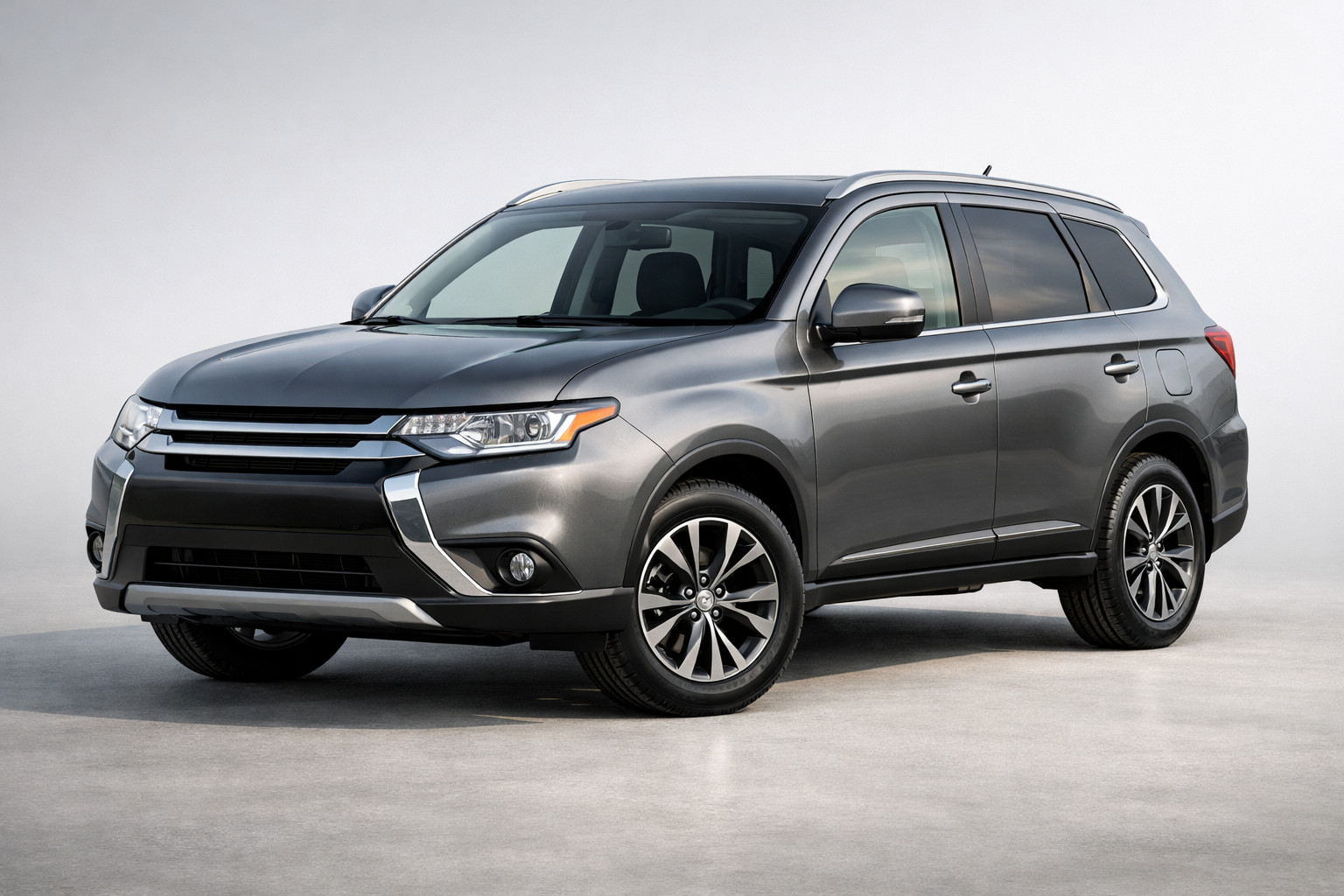 Mitsubishi Outlander 2012-2021 koeajo: rauhallinen perhecrossover, jossa on luonnetta