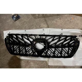 Poistotuote Jäähdyttimen säleikkö 2012-2016 (TRD) Toyota Land Cruiser 200 2007–2021 kuva 2