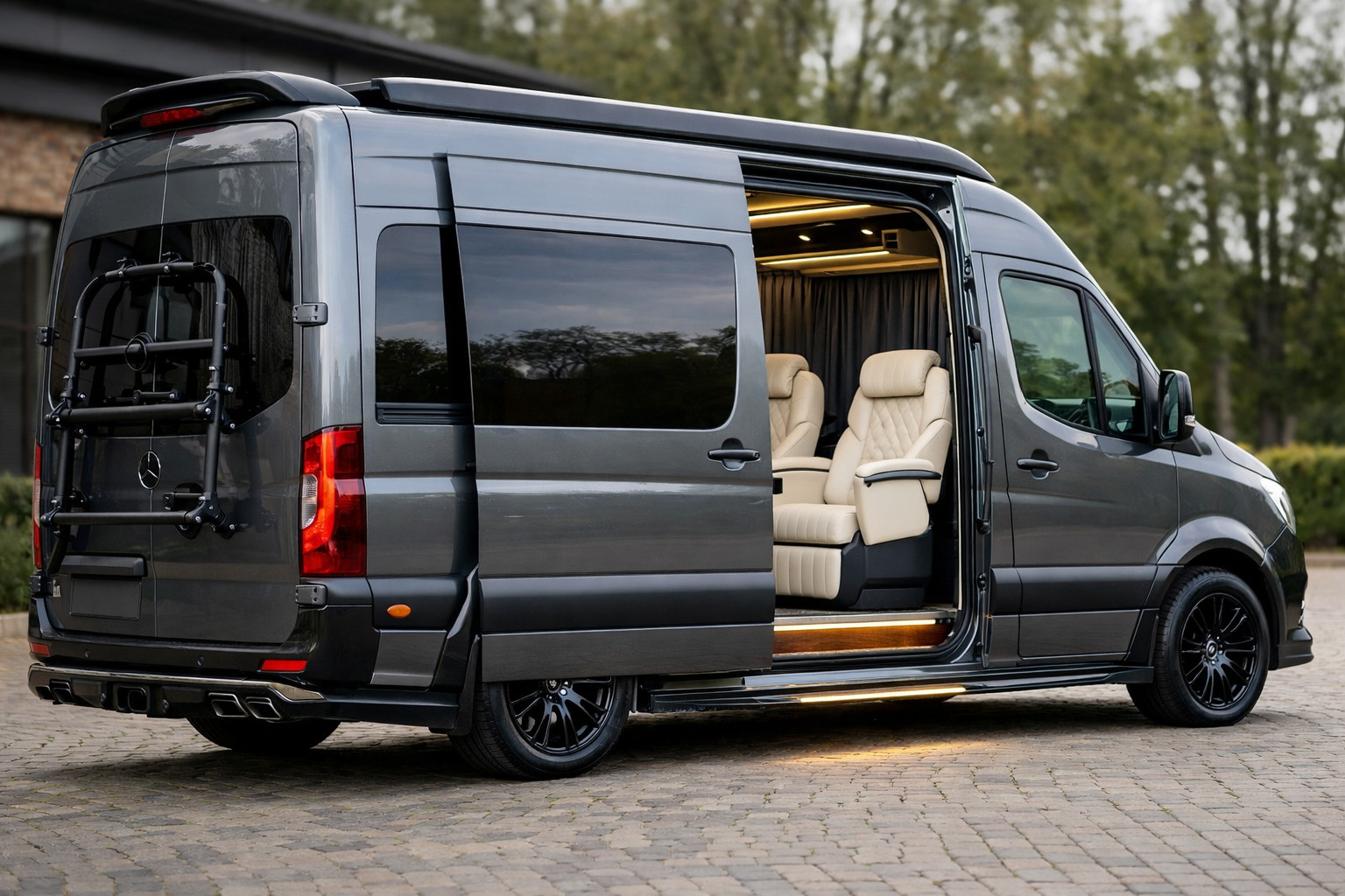 Näin rakennat Mercedes Sprinter W907/W910:n VIP-matkustajille ilman halpaa kiiltoa