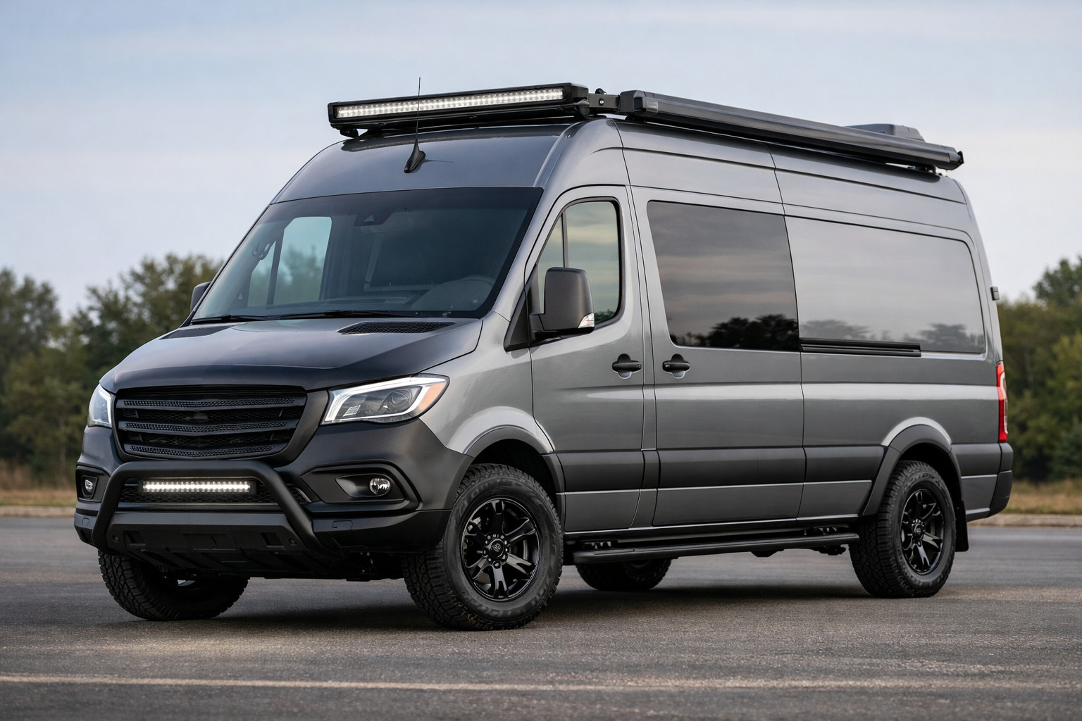 Mitkä Mercedes Sprinter W907/W910:n ulkoiset päivitykset tekevät siitä kalliimman näköisen