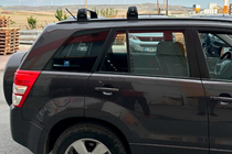 Suzuki Grand Vitara 2005–2017 Kattotelineen poikkitangot alkuperäisiin kiinnityspisteisiin Ecem V3 (2 kpl) Musta, 110 cm kuva 1