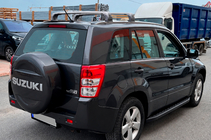 Suzuki Grand Vitara 2005–2017 Kattotelineen poikkitangot alkuperäisiin kiinnityspisteisiin Ecem V3 (2 kpl) Musta, 110 cm kuva 7