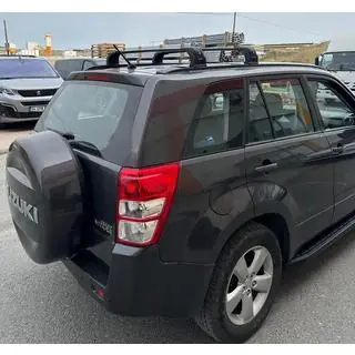 Kattotelineen poikkitangot alkuperäisiin kiinnityspisteisiin Ecem V3 (2 kpl) Suzuki Grand Vitara 2005–2017 kuva 2