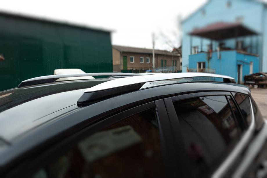 Toyota Rav 4 2013–2018 Harmaat OEM-kattokaiteet (alumiini) Kuva 1