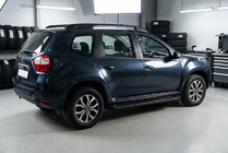 Nissan Terrano 2014– Allmond Black sivuportaat (2 kpl, alumiini) kuva 1