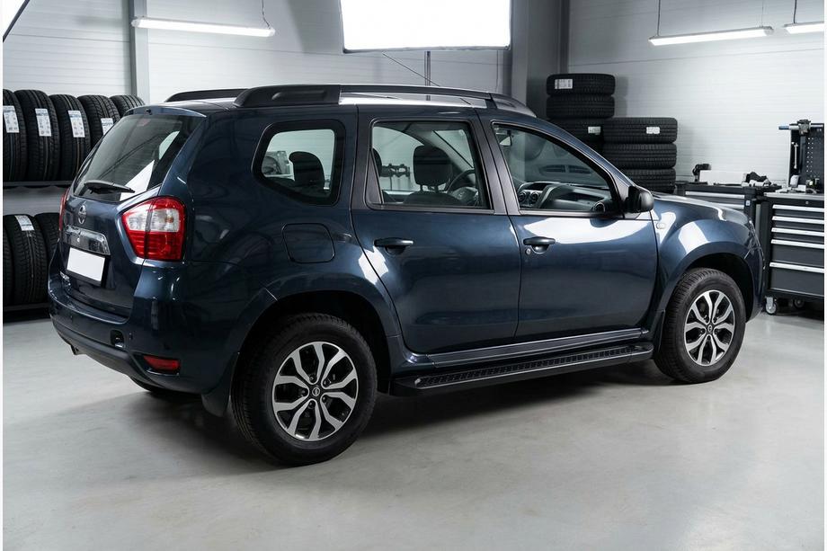 Nissan Terrano 2014– Allmond Black sivuportaat (2 kpl, alumiini) Image