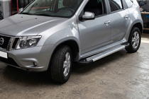 Nissan Terrano 2014– Sivuaskelmat Vision New Grey (2 kpl, alumiini) kuva 1