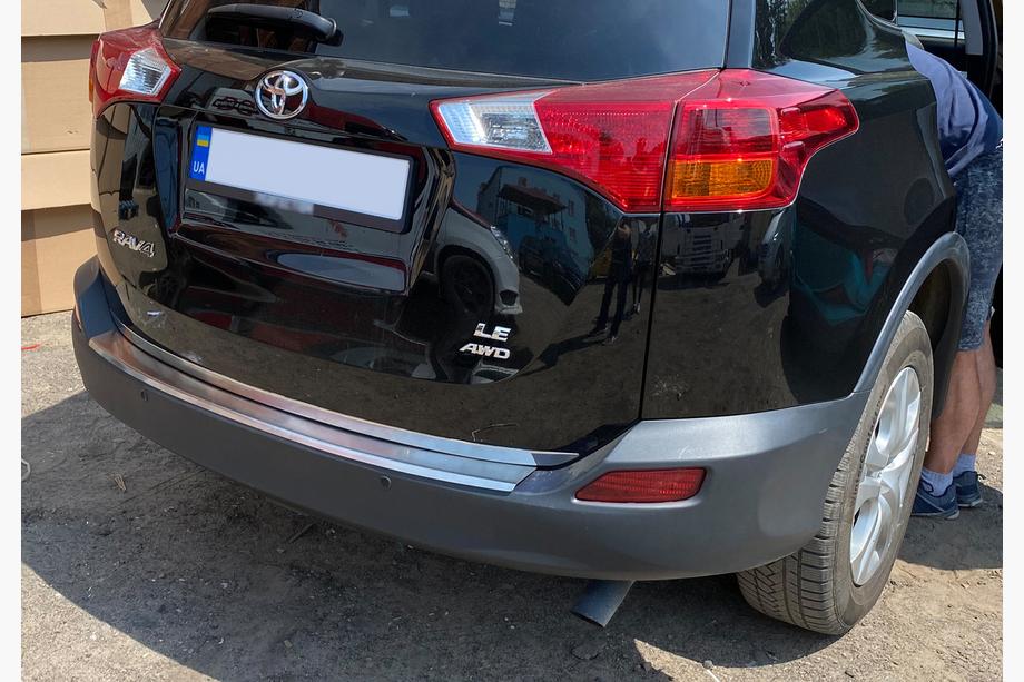 Toyota Rav 4 2013–2018 Tavaratilan kynnyssuoja OmsaLine (ruostumaton teräs) (2013-2016) Image