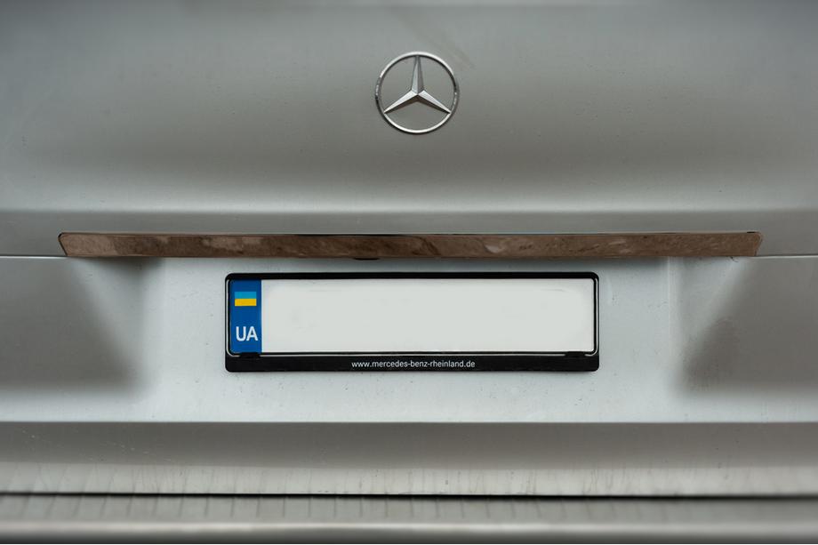 Mercedes Vito/V-class W447 2014– Leveä rekisterikilven ylälista (ruostumaton teräs) Image