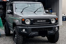 Suzuki Jimny 2018– Jäähdyttimen säleikkö (OffRoad) kuva 1