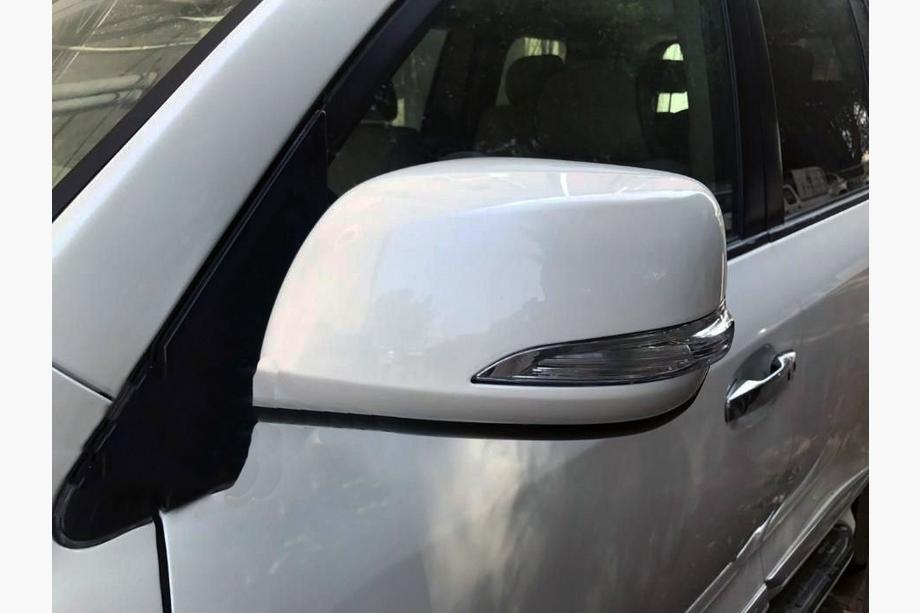 Toyota Land Cruiser 200 2007–2021 Peilikotelon kuoret (ilman vilkun toistinta, 2014-tyyli) Musta väri Image