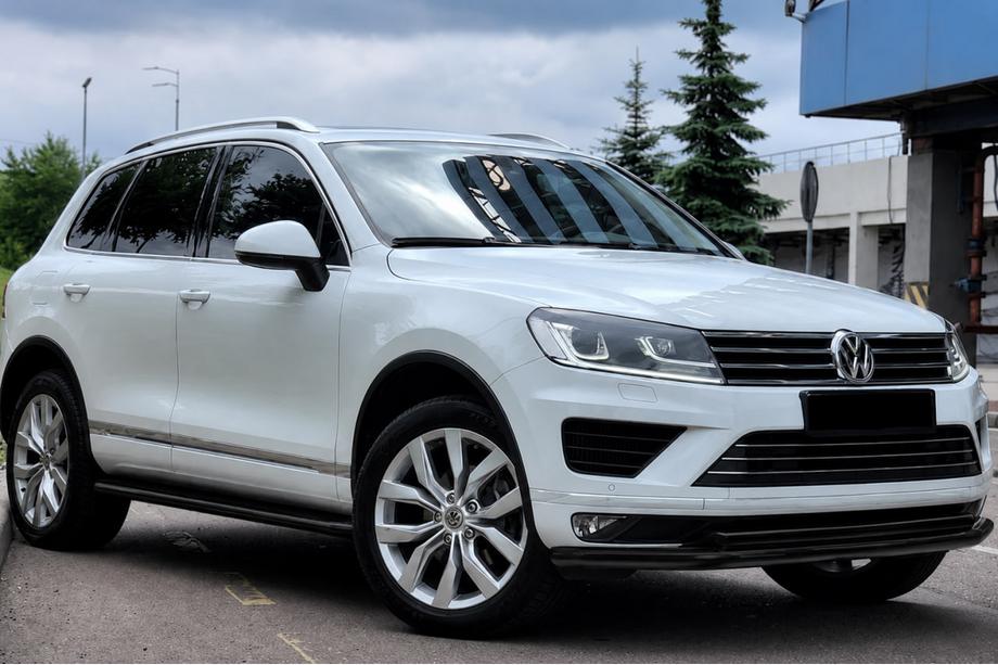 Volkswagen Touareg 2010–2018 Etusuojakaari ST014 Black (ruostumaton teräs) Kuva 1